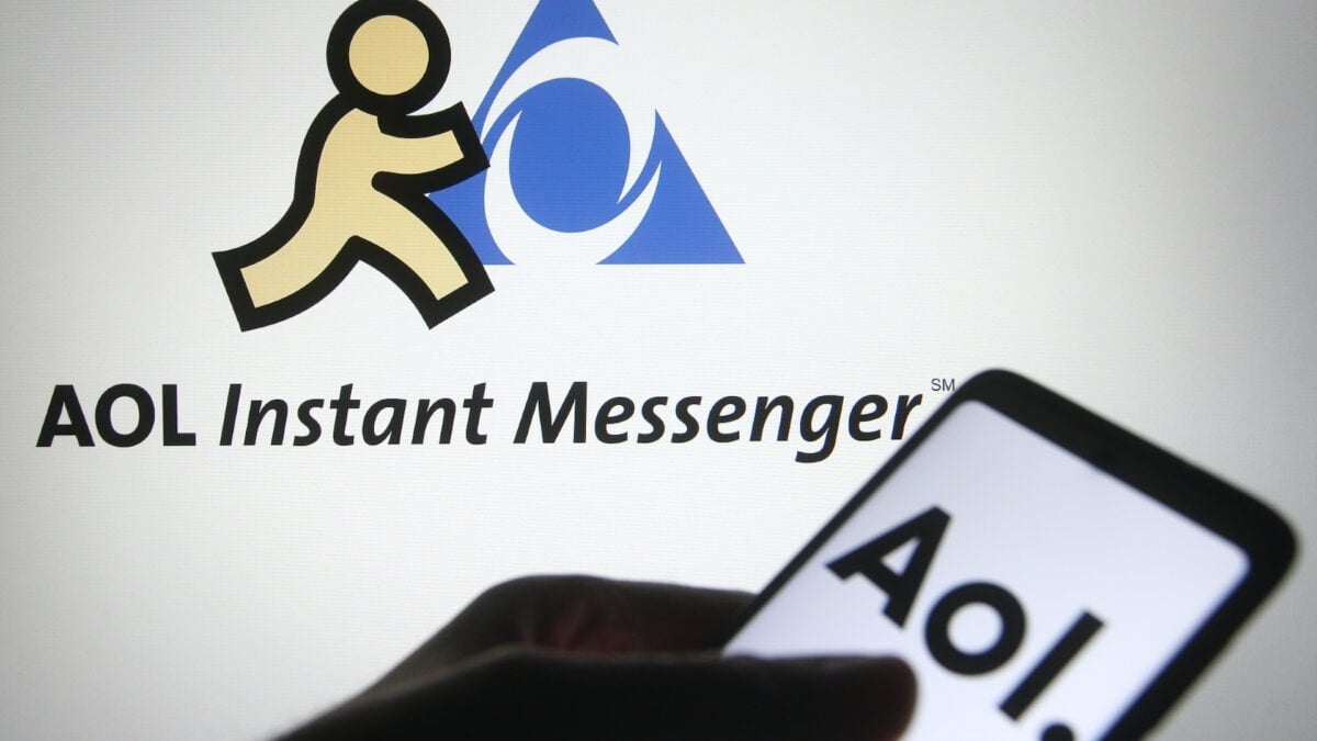 Dopo 34 anni di Booop-Beep-Beep-Beep-Krsssh-Eee-Brrrrrrr, il servizio dial-up di AOL sta finalmente per chiudere