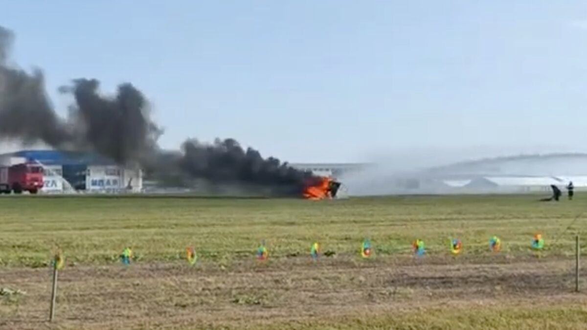 Zwei „fliegende Autos“ kollidieren während der Probe einer Flugshow in China