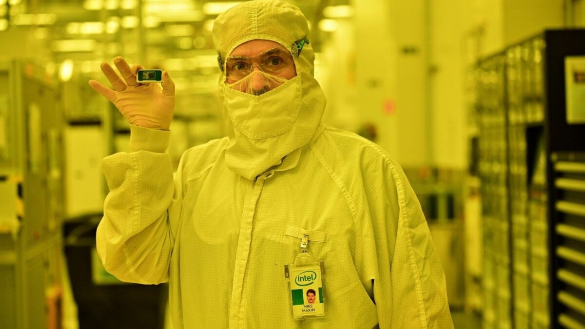 So, Is Intel Still Making Graphics Cards?