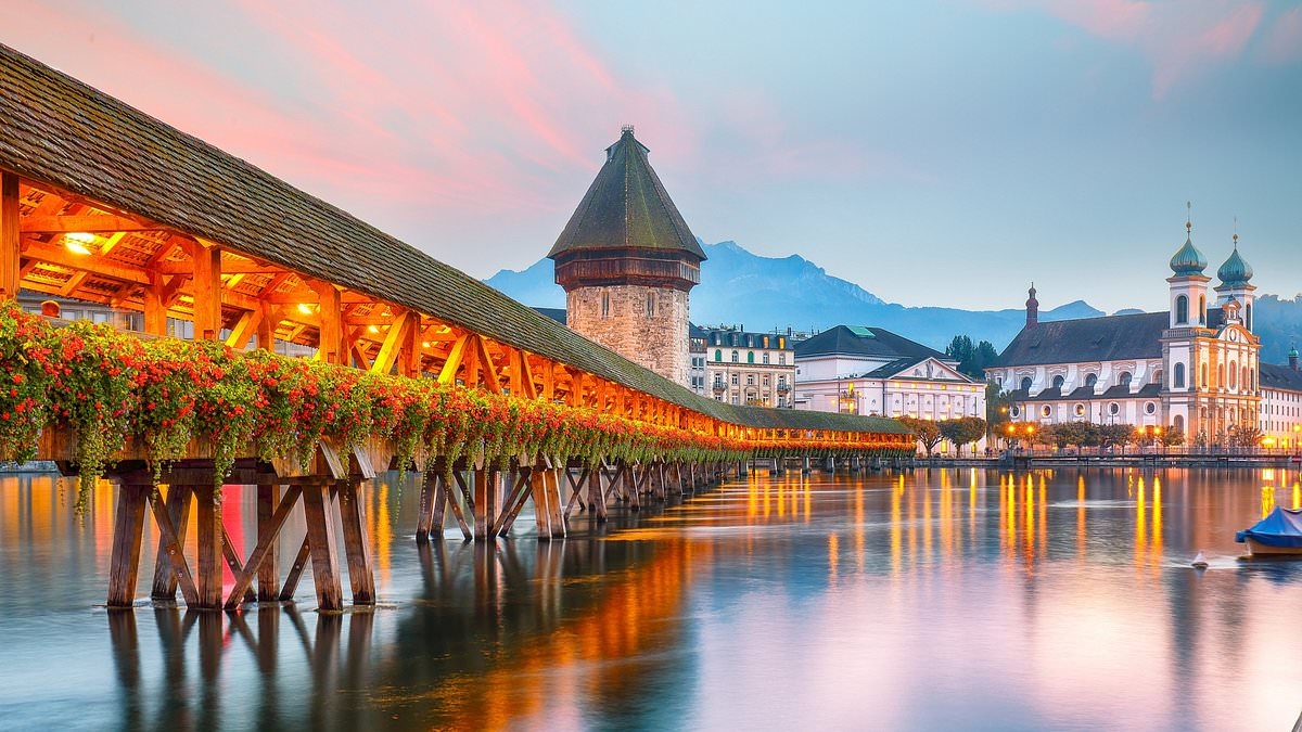 The world's ten best bridges you MUST cross in your lifetime: The views are amazing and they'll set your pulse racing. This is the travel experts' definitive list