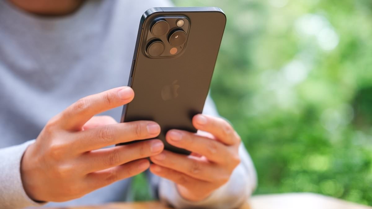 Urgent warning to all 1.8b iPhone users over dangerous flaws: Turn off the feature NOW