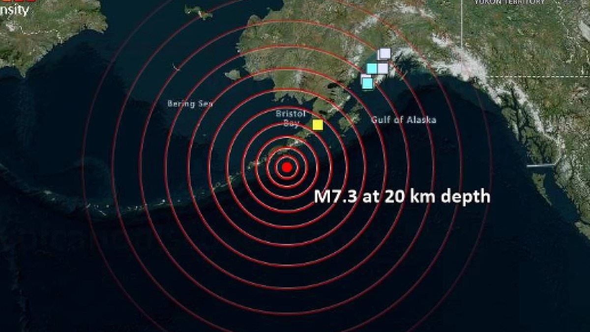 Un terremoto monstruoso en Alaska sacude el estado y provoca un tsunami... y los científicos advierten que podría no haber terminado.