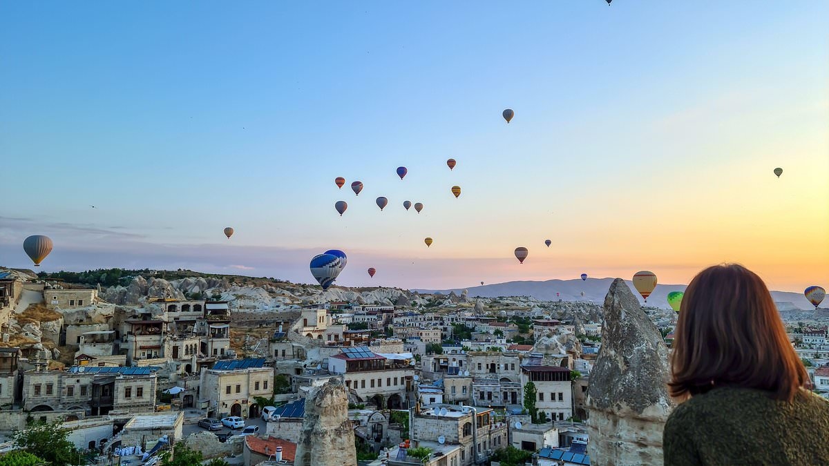 La guía definitiva de Turquía, escrita por un experto que la ha visitado cuarenta veces. Los 18 mejores destinos vacacionales. Las playas escondidas. Los consejos imperdibles. Y adónde te volverías loco por ir.