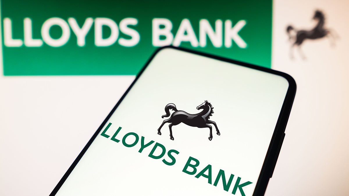 Die Lloyds Bank ist nach einem dreistündigen Ausfall, der Tausende Briten am Zahltag den Zugriff auf ihre Konten verwehrte, wieder online