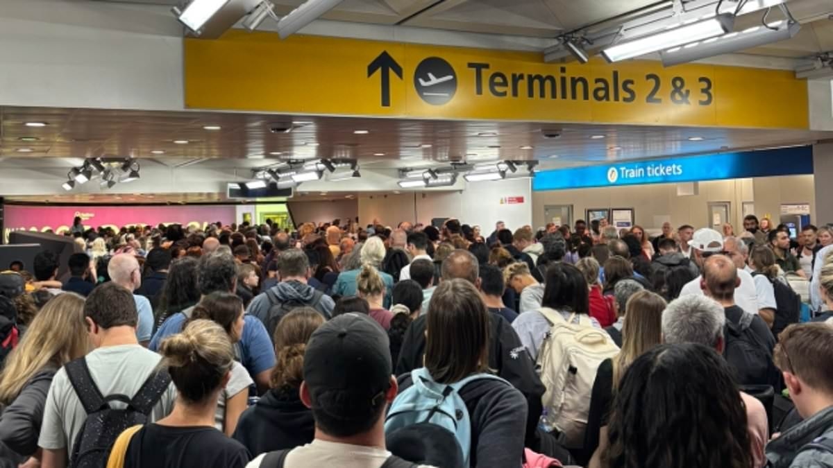 Flughafen Heathrow erlebt schwere Verspätungen, da „technischer Fehler“ Tunnel zu zwei Terminals sperrt: Chaos zum ZWEITEN Mal innerhalb einer Woche während der Hochsaison im Sommer