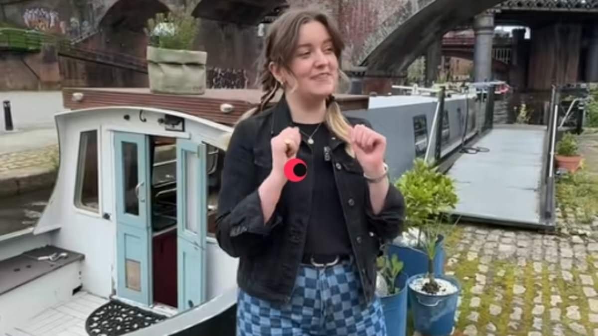 Travel expert reveals trick that saved her 21% on holiday booking