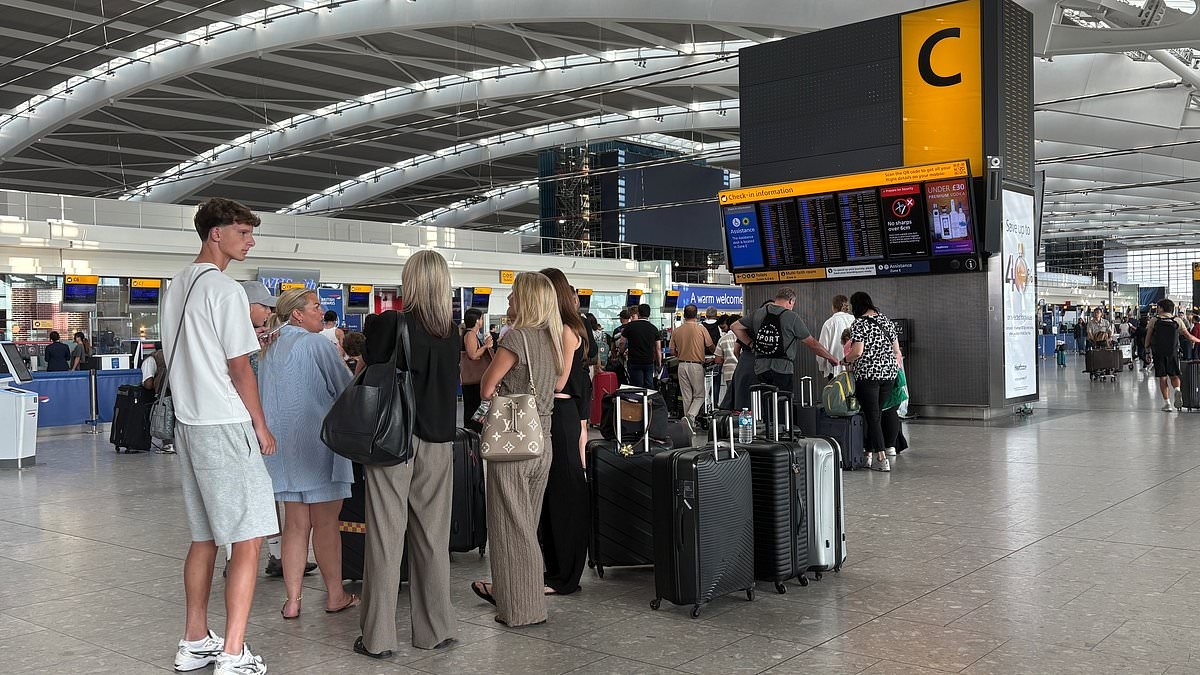 Die teuersten Sommerferien aller Zeiten? Die Flugkosten steigen in nur einem Monat um 30 %, da die Briten ins Ausland fliegen, während die Inflation im Inland weiter zunimmt