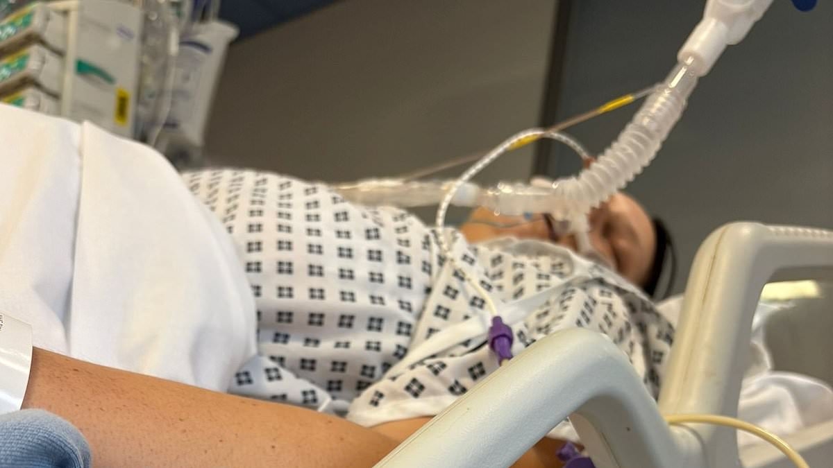 Moeder, 36, vierde haar gewichtsverlies van 15 stone met een Turkse buikwandcorrectie... maar 'stierf en kwam weer tot leven' nadat een vlucht naar huis een dodelijk bloedstolsel veroorzaakte