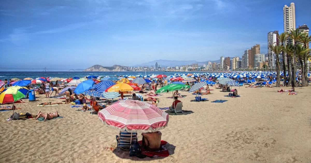 Benidorm wprowadza ogromne kary pieniężne w wysokości 425 funtów dla turystów przyłapanych na popełnieniu niebezpiecznego błędu