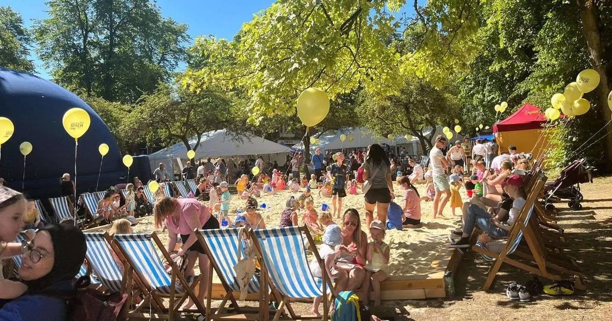 À l'intérieur de la plage enclavée du Royaume-Uni, à 96 miles de toute côte britannique
