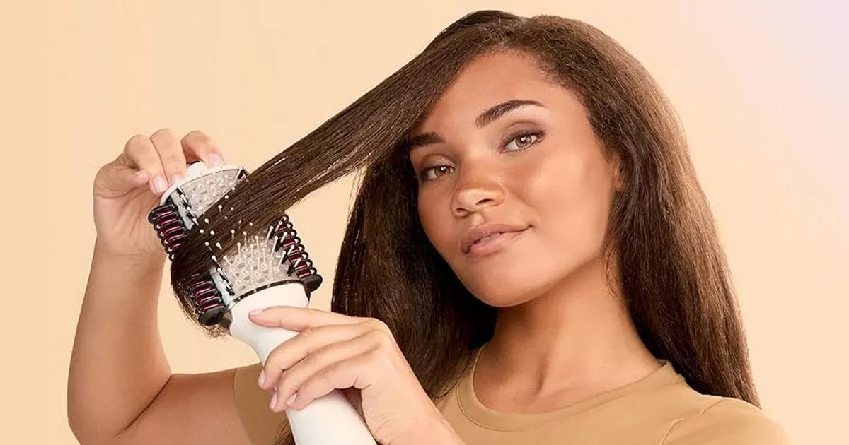 'Amazing' Shark SmoothStyle hot brush on sale for under £70 that 'dries hair instantly'