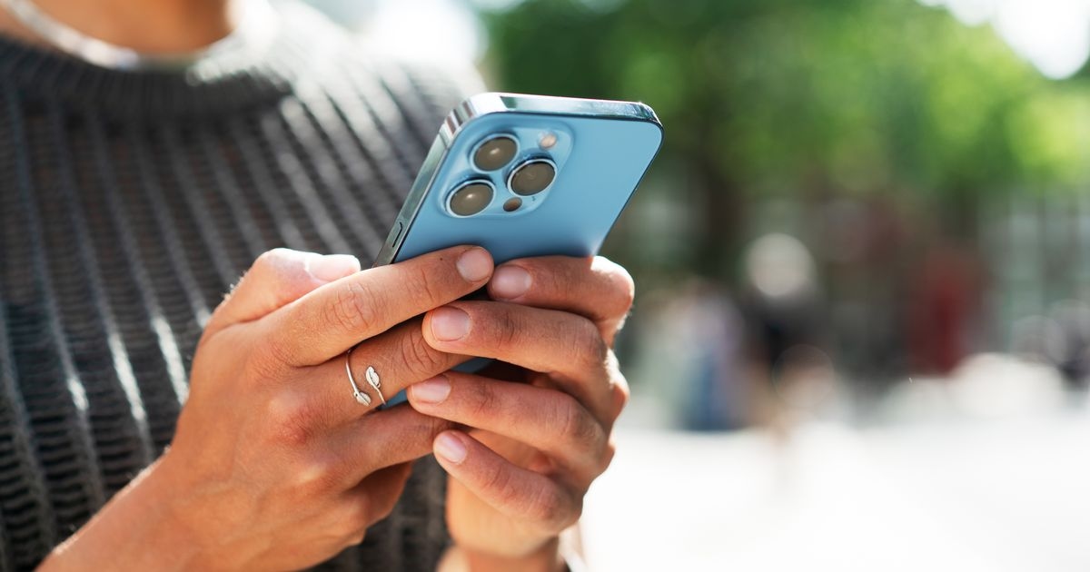 A todos los que tienen un iPhone o un Android se les dice: "No hagas clic"; podría costarte caro.