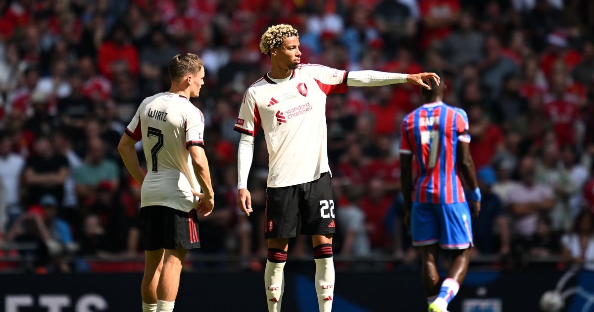 Hugo Ekitike and Florian Wirtz urged to take a leaf out of Alexander Isak's book