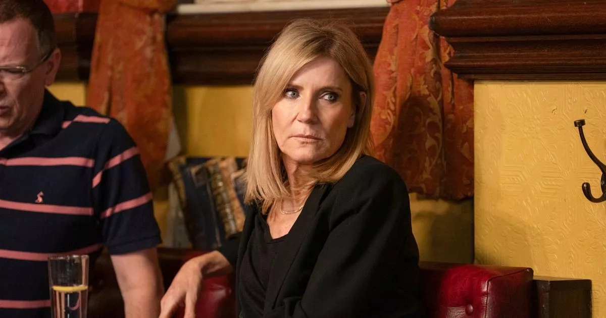 A trama de vingança de Cindy Beale de EastEnders contra Kathy é 'selada' enquanto Michelle Collins 'sai'