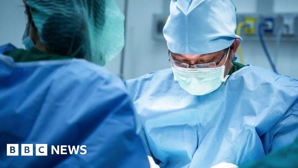El NHS planea recortes impensables para equilibrar las cuentas