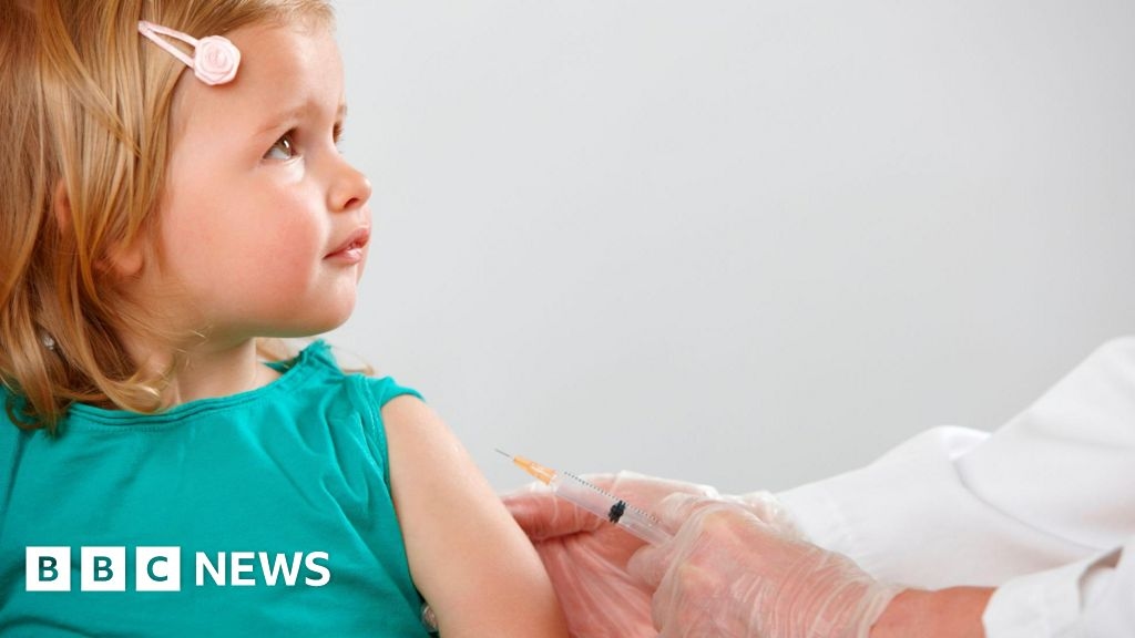 Los padres enfrentan obstáculos para vacunar a sus hijos, según un informe