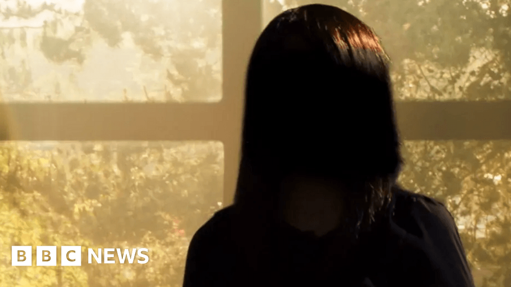 Il centro antistupro lancia incontri riservati a un solo sesso dopo la lite tra trans