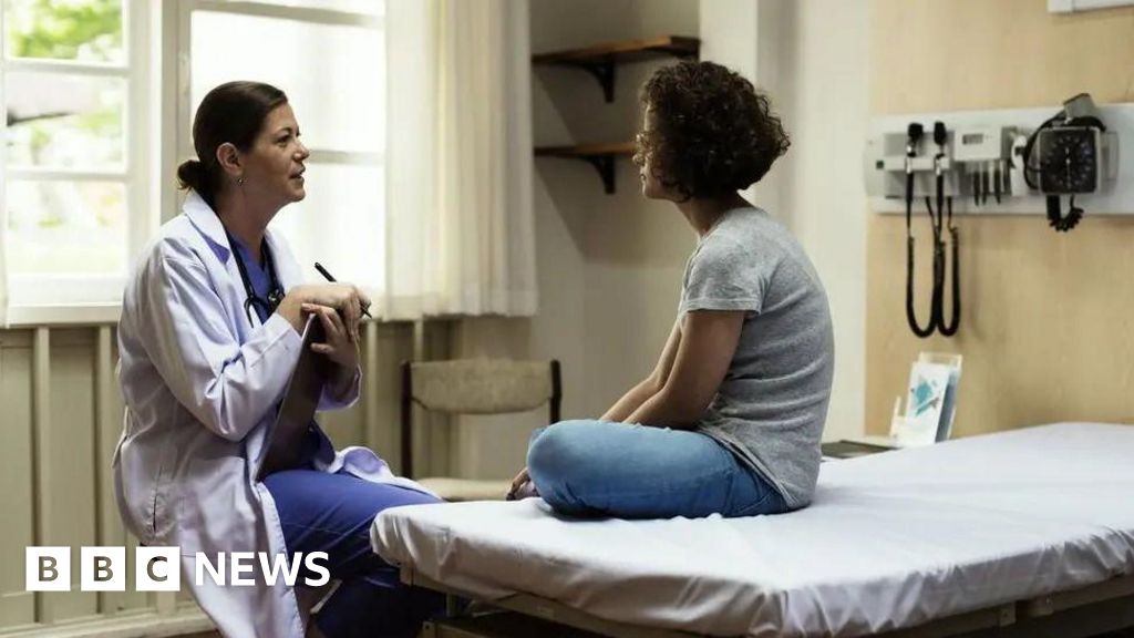 Il medico di base discuterà online dei problemi di salute delle donne