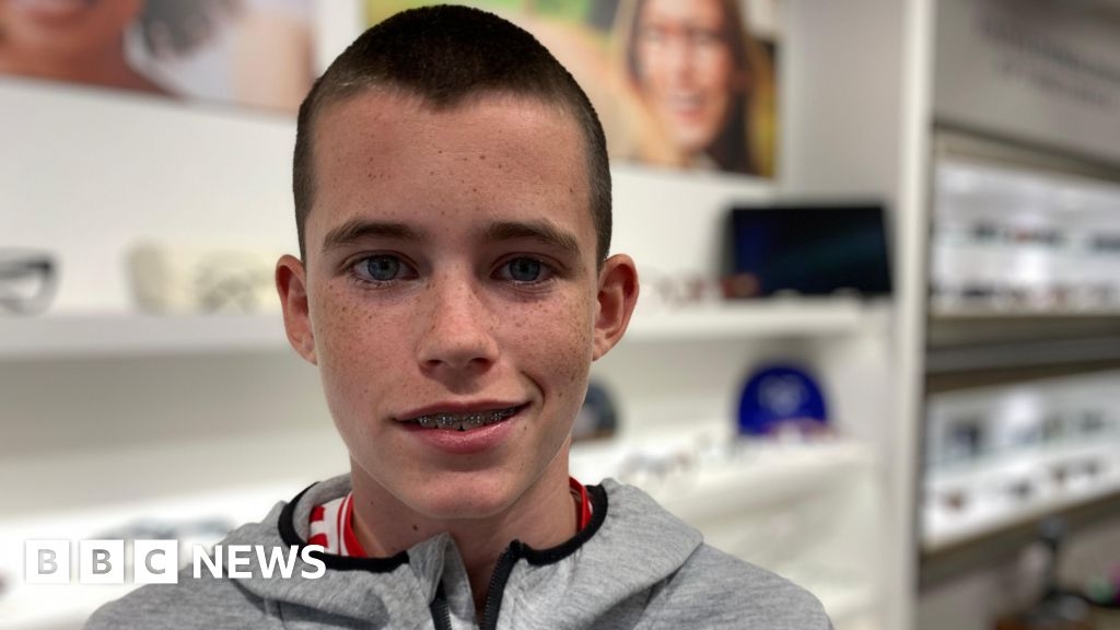 Los niños con miopía de Irlanda del Norte reciben un trato diferente al del resto del Reino Unido