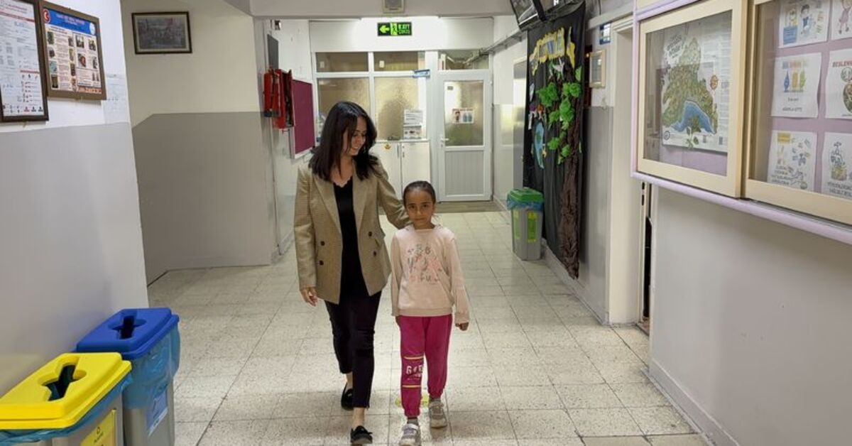 Lehrer rettete Schüler, der an Süßigkeiten erstickt war, und macht auf Erste-Hilfe-Schulungen aufmerksam