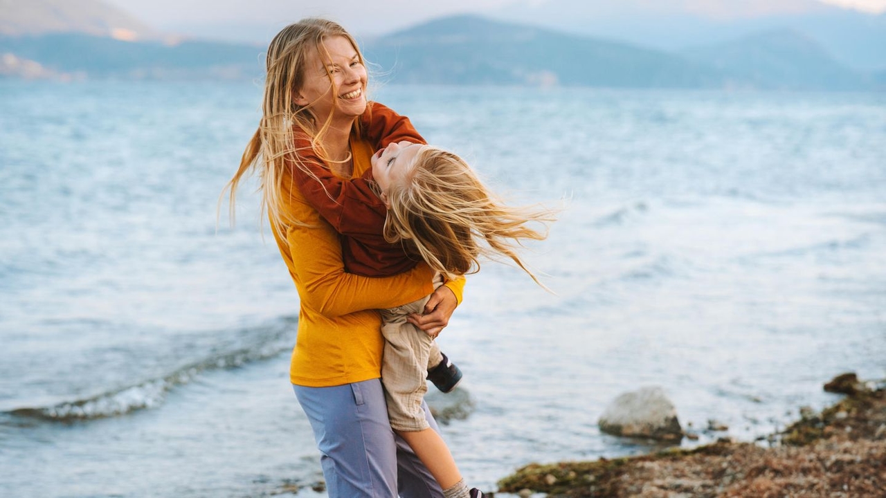 Psychology: 3 things emotionally intelligent parents do every day