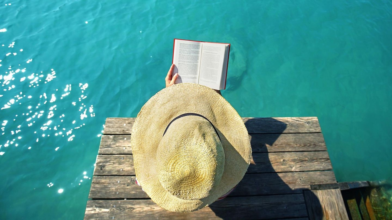 According to bestseller lists: These are the most popular books in summer 2025