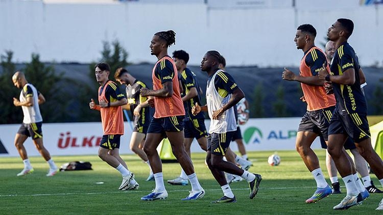 Il Fenerbahçe ha tenuto il suo primo allenamento nel ritiro portoghese!