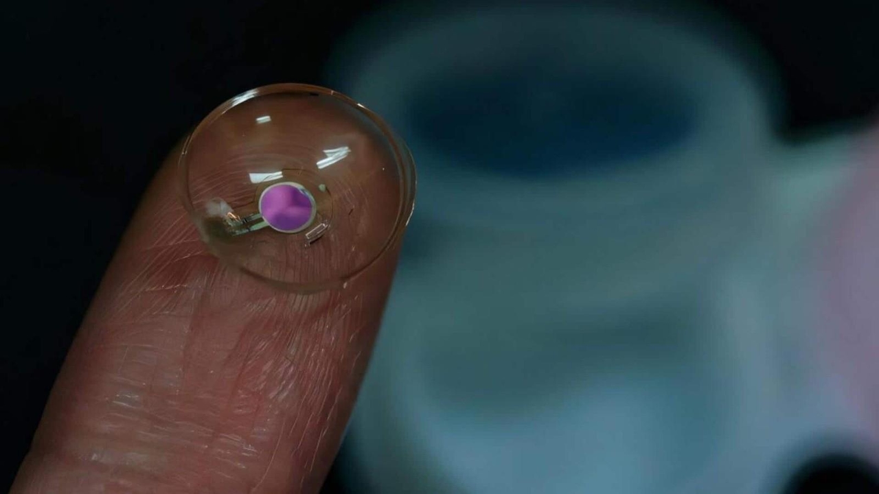 Science-Fiction wird Realität: Die weltweit erste kabellose OLED-Kontaktlinse