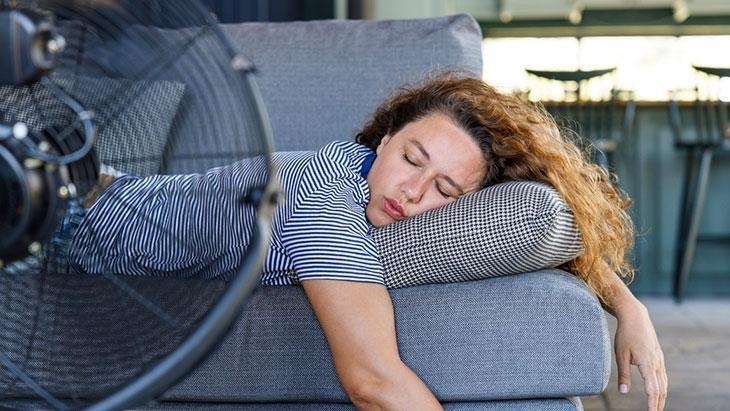 Wzrost temperatury o 10 stopni pogarsza jakość snu o 20 procent.
