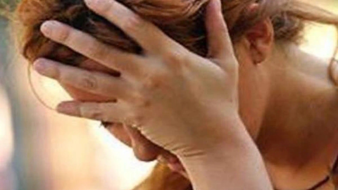 Objaw, który pojawia się w palcach i może być oznaką rzadkiej choroby płuc