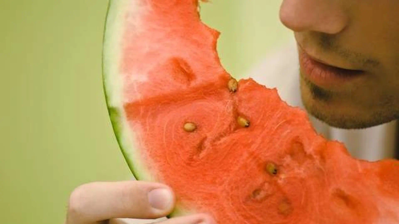 Pharmacist Emma Camarasa clears up the doubt: Is it true that watermelon helps with erectile dysfunction?
