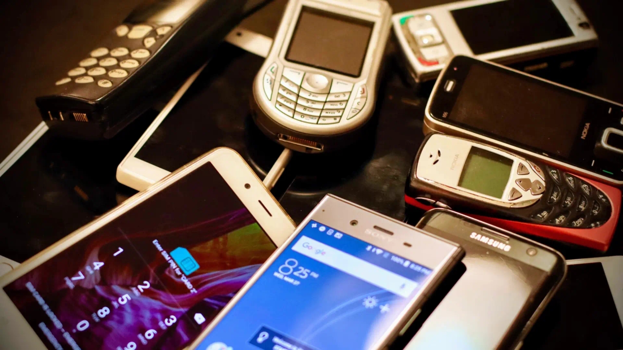 Old cell phones that you can make money with: a Motorola can be worth up to 2,000 euros.