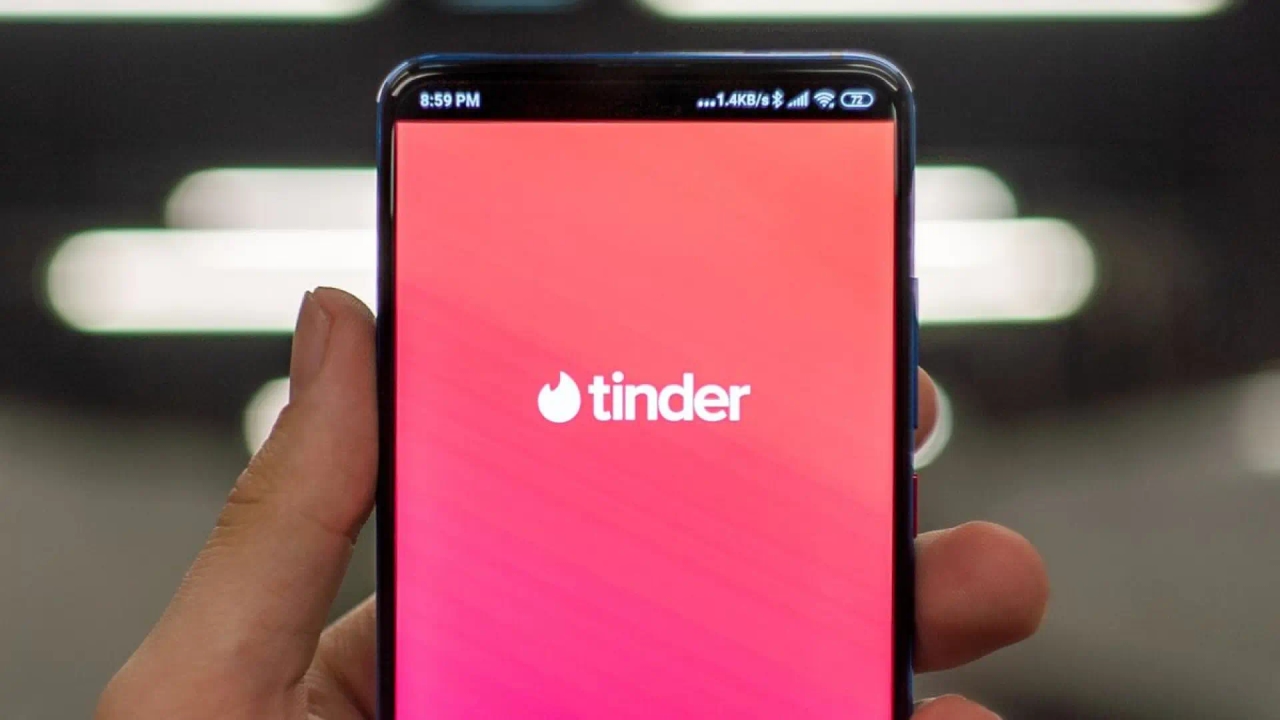 Tinder обновляет свой дизайн и добавляет новые функции, облегчающие поиск партнера.