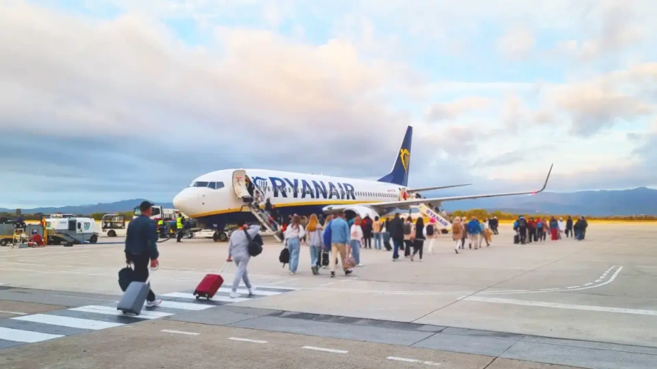 Ryanair reduces flights in Spain: affected airports and routes, alternatives, and reasons for the cuts