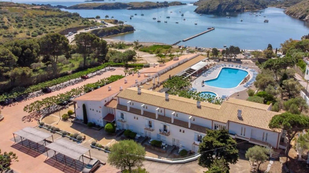 Het beroemdste hotel van Cadaqués met 2.100 beoordelingen: aan het strand, betaalbaar en een oase van rust.