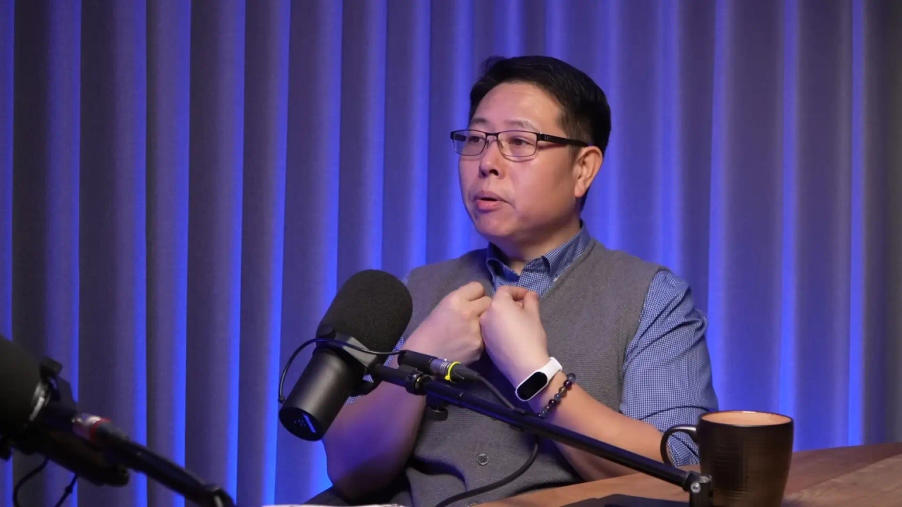 De reden waarom Chinezen hun maaltijden altijd met warme dranken vergezellen, zoals uitgelegd door Dr. Liu Zheng