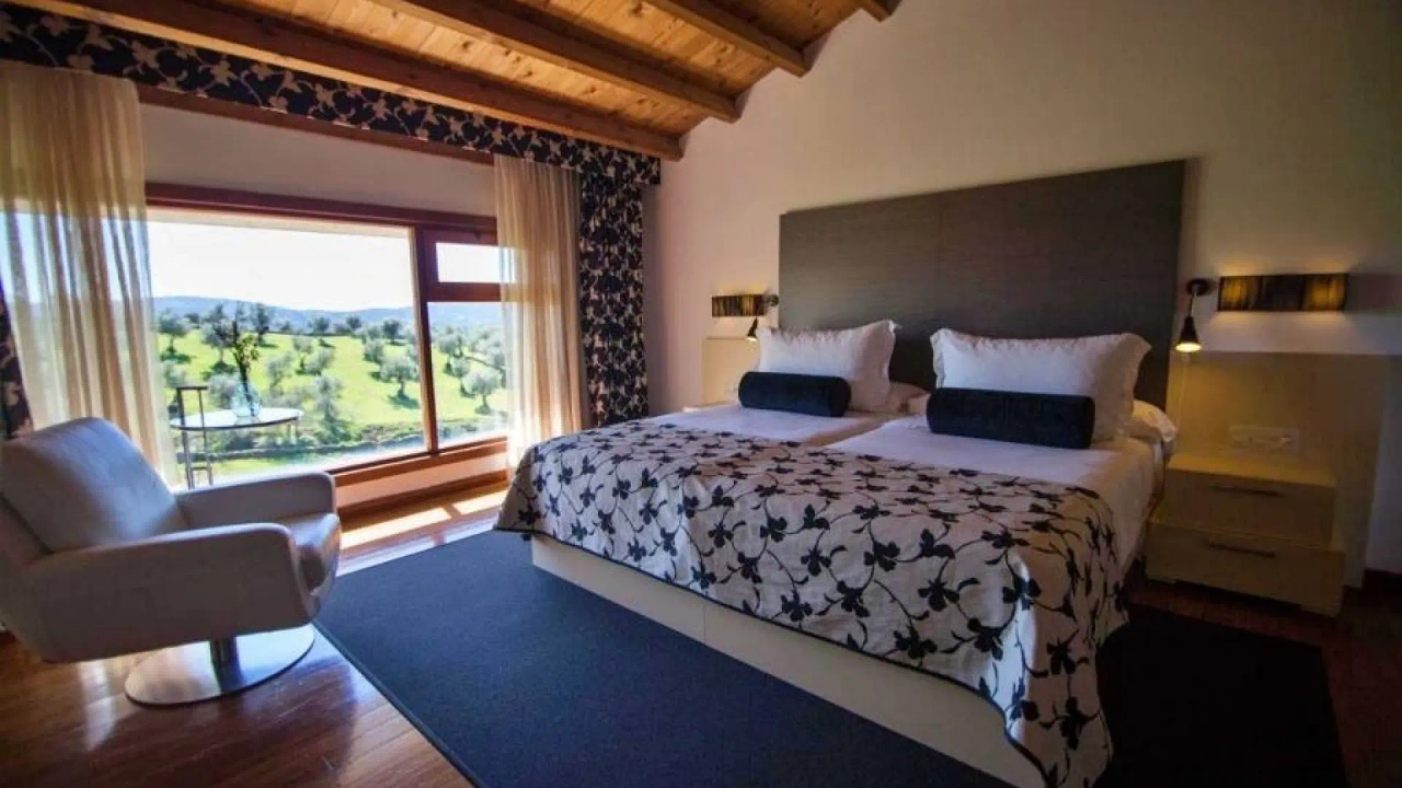 O espetacular hotel na Extremadura com vista para os pastos: era um antigo convento franciscano.