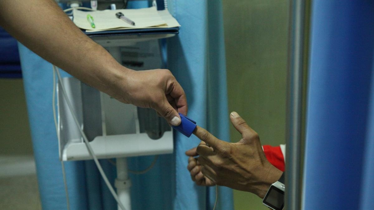 La clinica Primavera di Villavicencio ha sospeso i servizi di emergenza a causa di un debito di oltre 22 miliardi di dollari con Nueva EPS: 1.200 pazienti rimarranno senza cure.