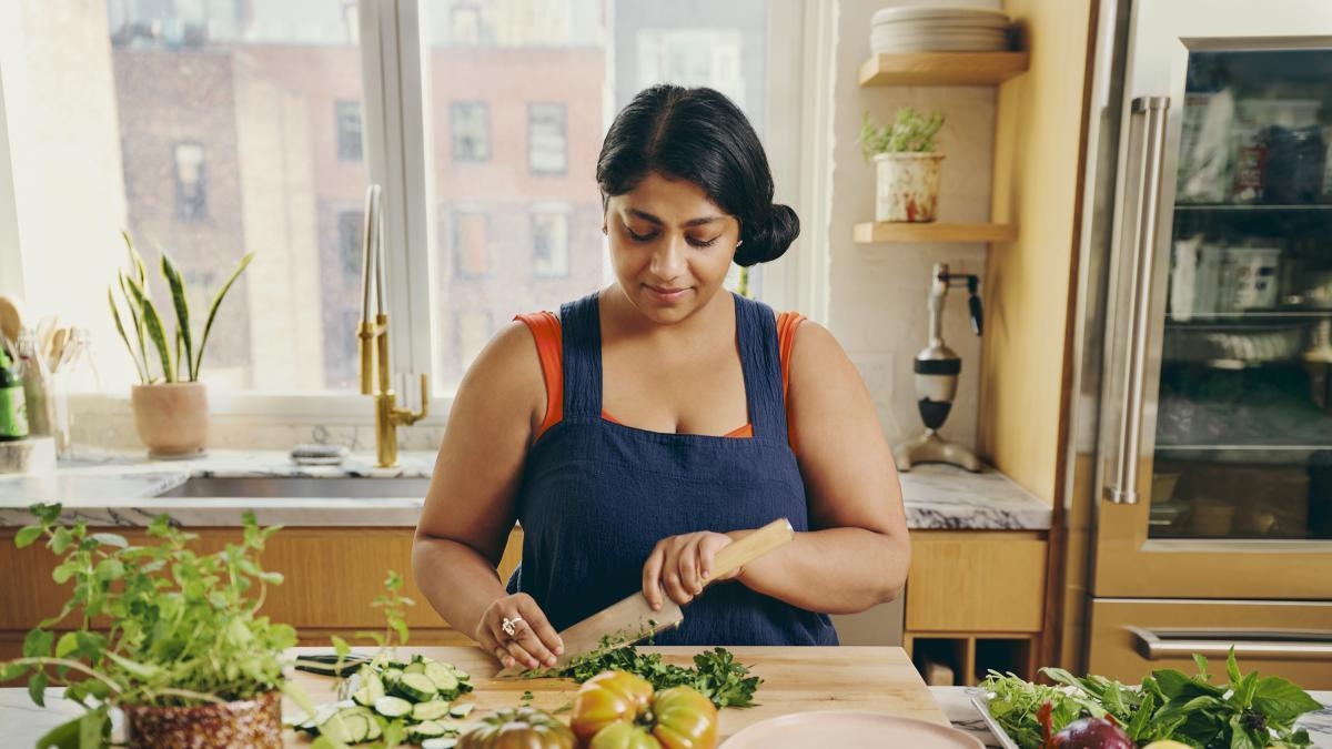 Airbnb réorganise son application pour inclure des expériences : vous pouvez désormais demander tout, des chefs aux cours de lutte.