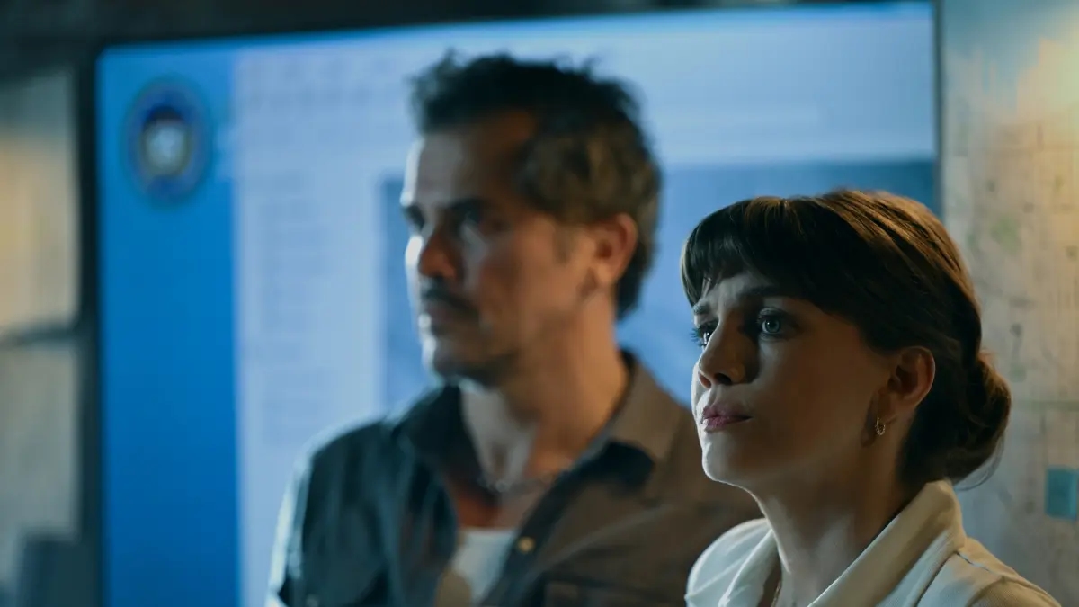 El actor colombiano John Leguizamo regresa a la acción y el drama en la serie 'Humo', de AppleTV+