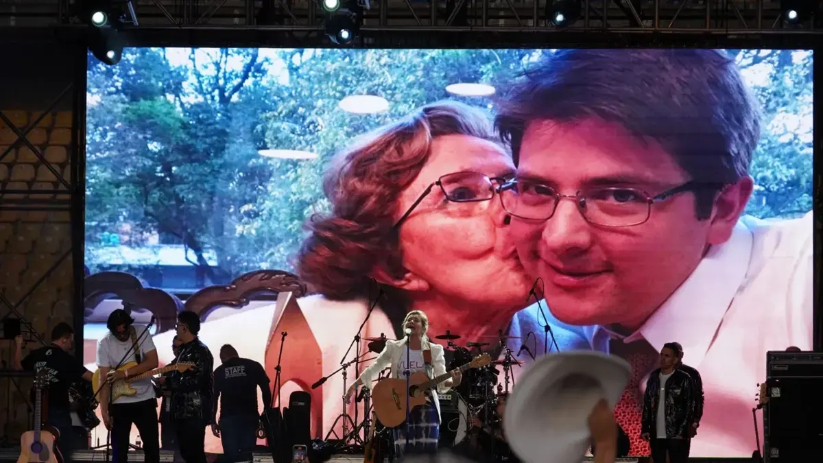 La Fondazione Solidarietà per la Colombia ha celebrato il suo 50° anniversario con tre giorni di eventi e un omaggio a Miguel Uribe Turbay e Nydia Quintero.