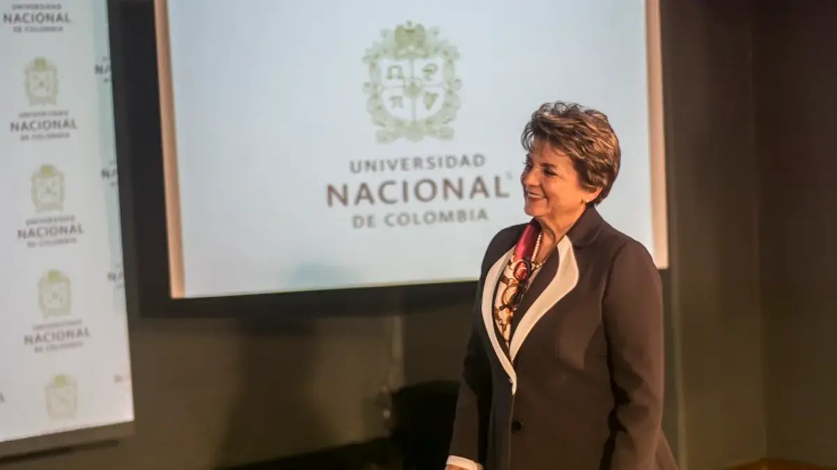 L'ex rettore dell'UNAL Dolly Montoya denuncia un falso video in cui viene associata a una presunta crema ringiovanente.