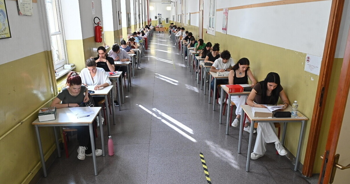 O exame final na era da inteligência artificial. Notas para quebrar tabus