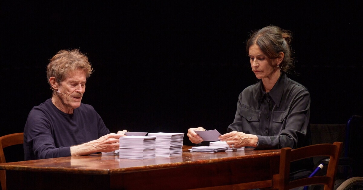 Wat het betekent om op het podium te staan ​​voor Willem Dafoe, die nu zijn eigen Biënnale dirigeert. Interview