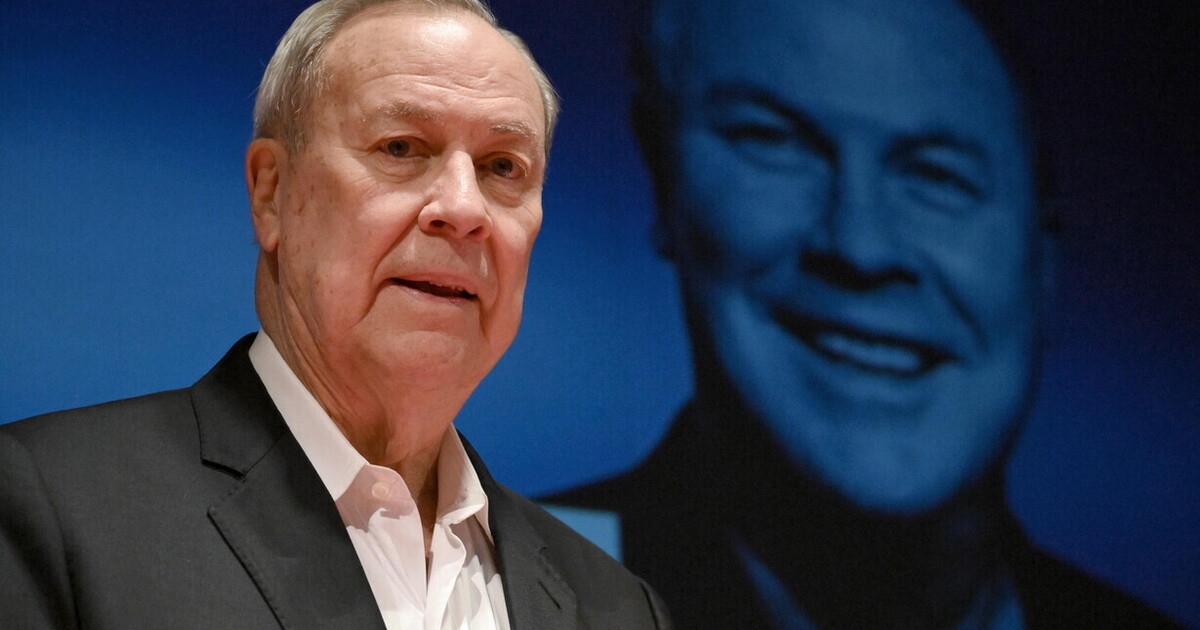 Robert Wilson has died. Theater as a total work of art. Bob, the American who loved Milan and Spoleto.