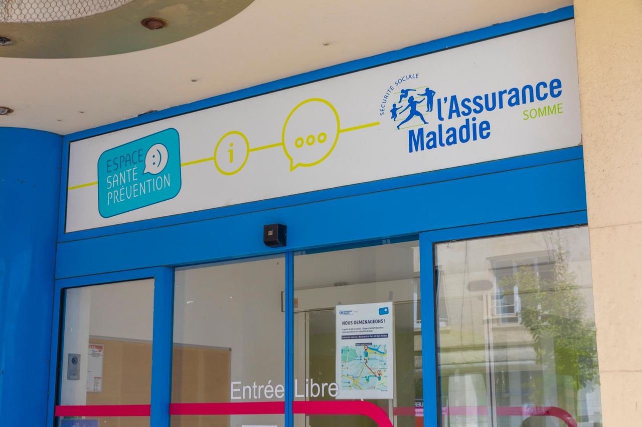 El Seguro de Salud lanza un kit de detección gratuito para jóvenes de 18 a 25 años para combatir el aumento de infecciones de transmisión sexual