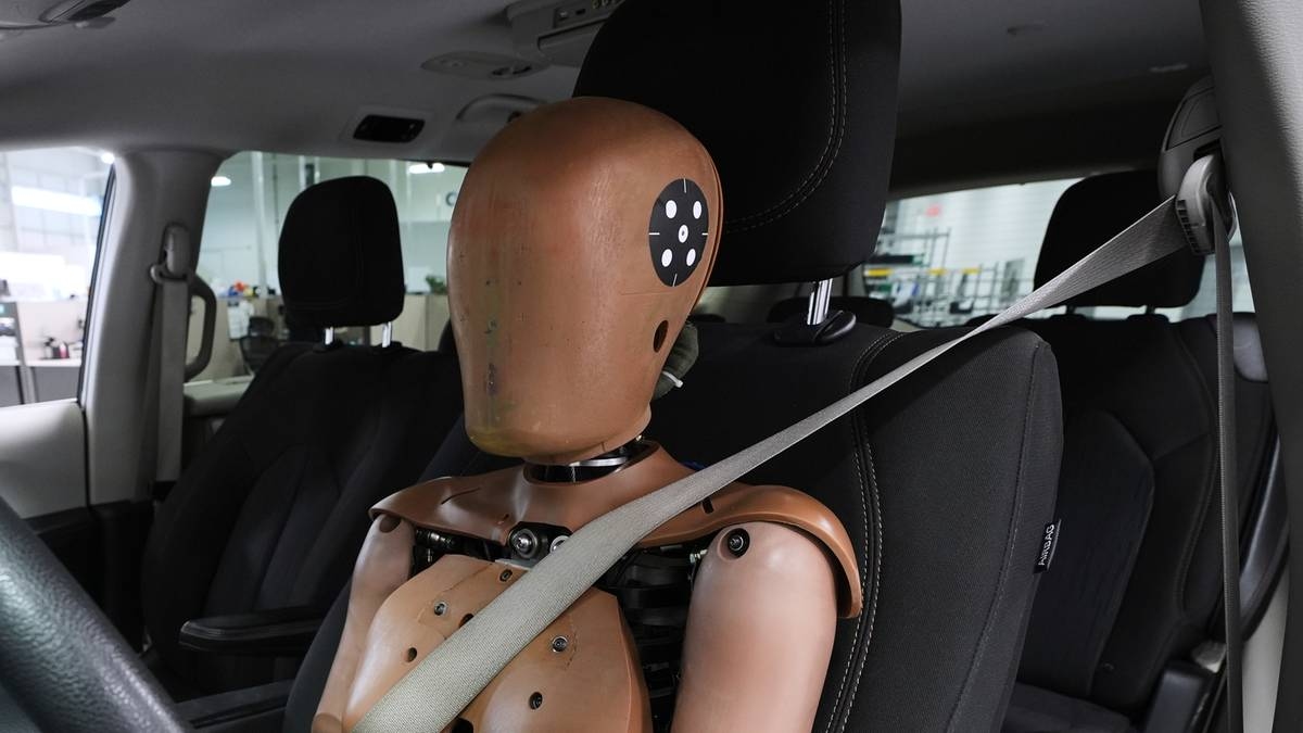 Un fabricante chino de automóviles cometió un error en las pruebas de seguridad: "El airbag se desprendió de su soporte".