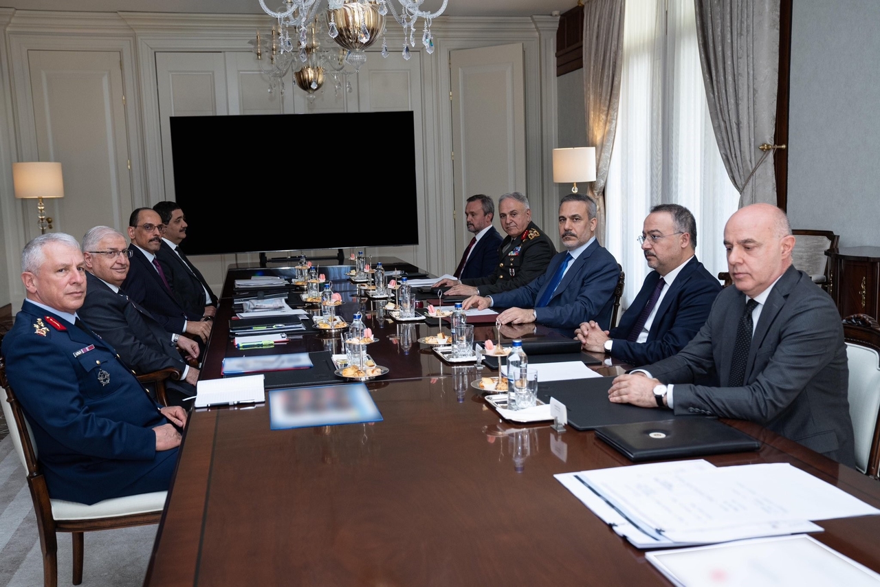 Le ministre Güler, le ministre Fidan et le président du MIT Kalın ont discuté des derniers développements régionaux