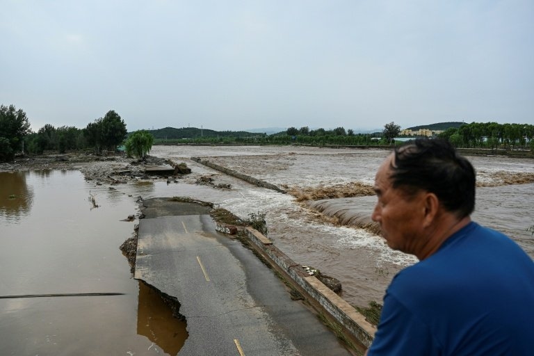Stürme fordern 30 Todesopfer in Peking