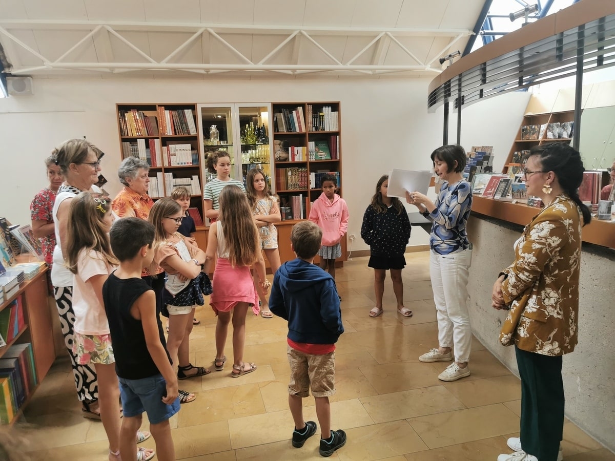 Young audiences discover the decorations of the Alhambra
